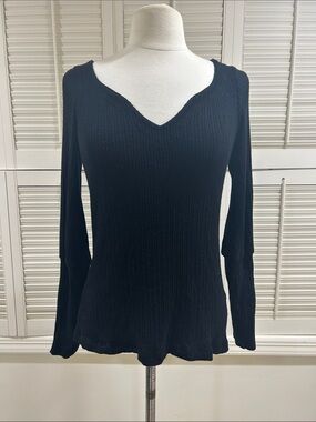 LNA Black Ribbed V-Neck Long Sleeve Women's Top in perfect condition